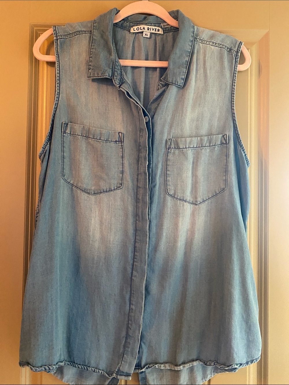 Lola River Light Blue Sleeveless Chambray Button-Down Shirt 100% Tencel XL